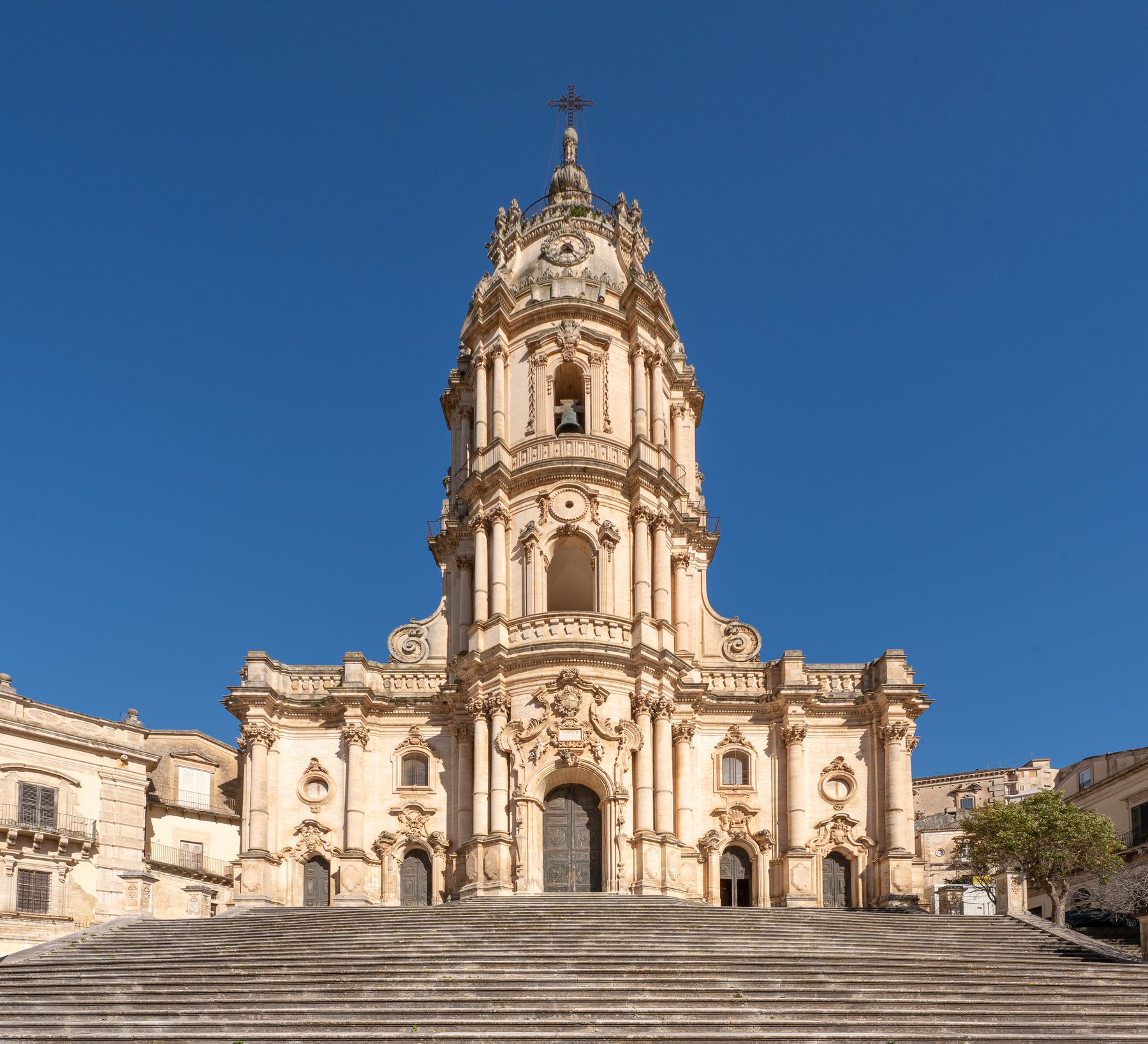 Il Duomo di San Giorgio a Modica con la sua scalinata